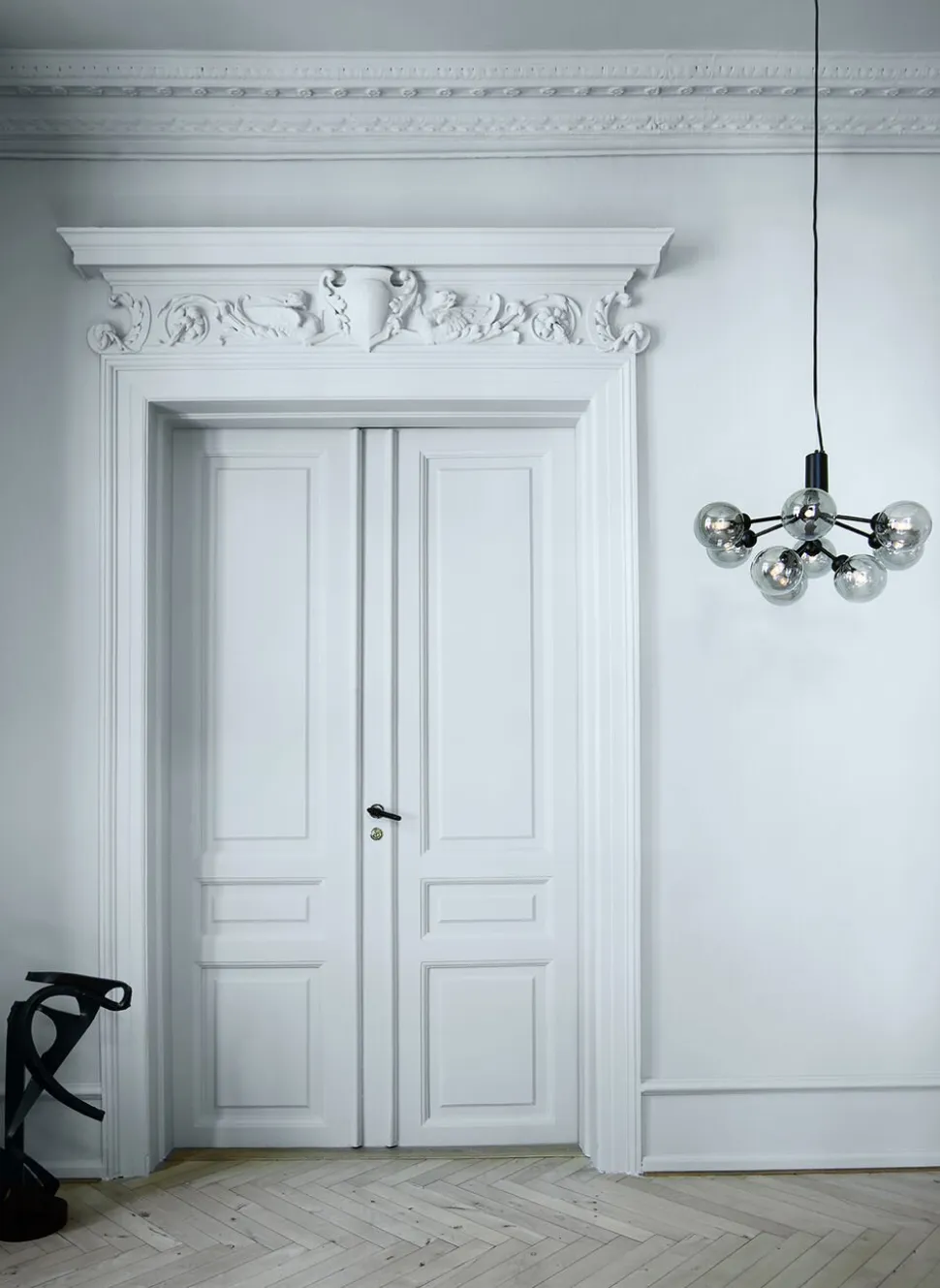 Apiales 9, satin black / smoked black