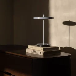 Asteria Move Monochrome