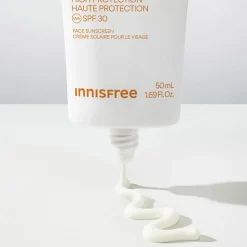 Daily UV Defense Sunscreen SPF 30 - UVA and UVB Protection