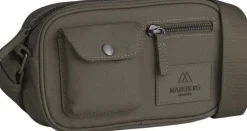 DarlaMBG S Cross. , Monochrome