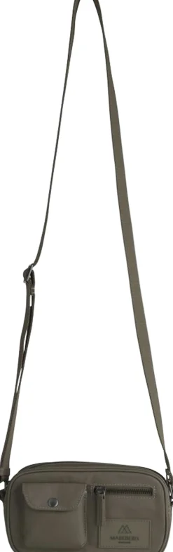 DarlaMBG S Cross. , Monochrome