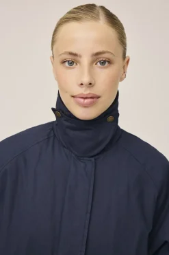 Emmy 4 coated jakke med fløjlskanter - GRS