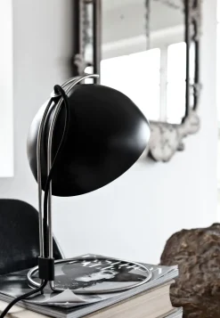 FlowerPot VP4 bordlampe