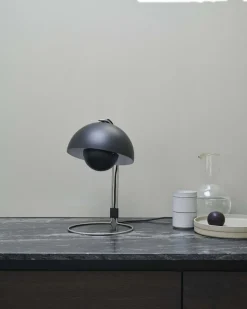 FlowerPot VP4 bordlampe
