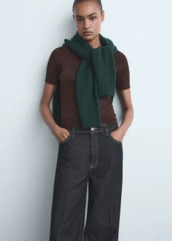 High-waisted wide-leg jeans