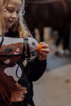 KÆPHEST. COCO, RØDBRUN/HV