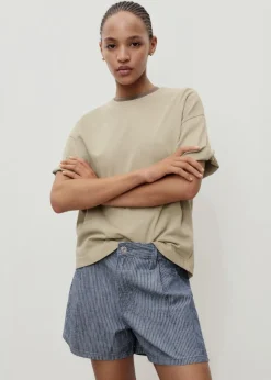 Mid-rise striped denim shorts