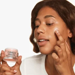 Moisture Surge 100-Hour Auto-Replenishing Moisturizing Face Cream