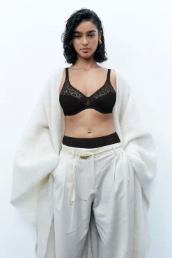 Norah Covering molded bra