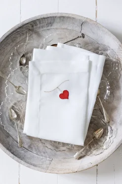 Stofserviet med Broderet Hjerte