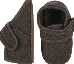 Wool slippers with velcro