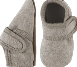 Wool slippers with velcro